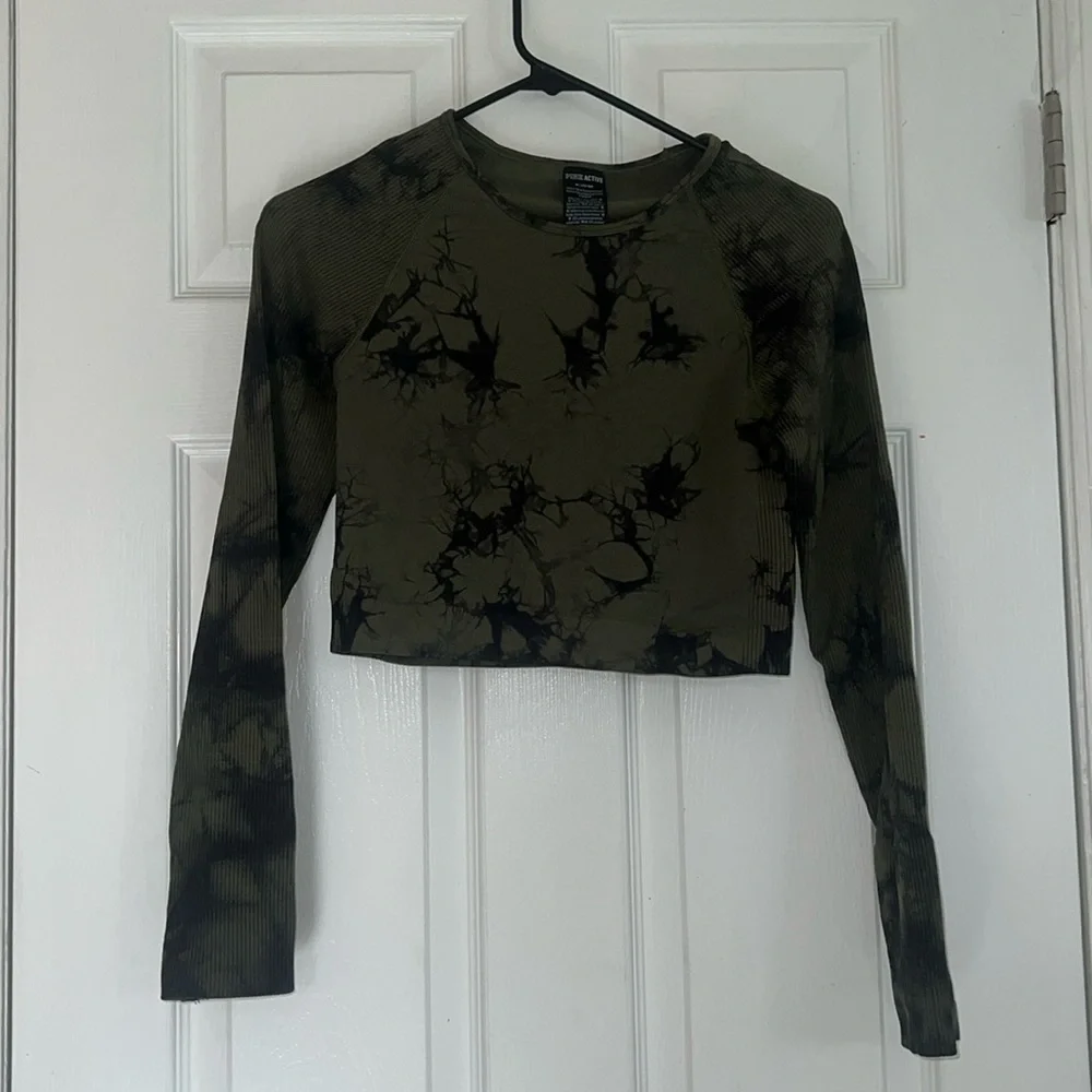 PINK ACTIVE Victoria’s Secret active top long sleeve tie dye green black top - Picture 5 of 10